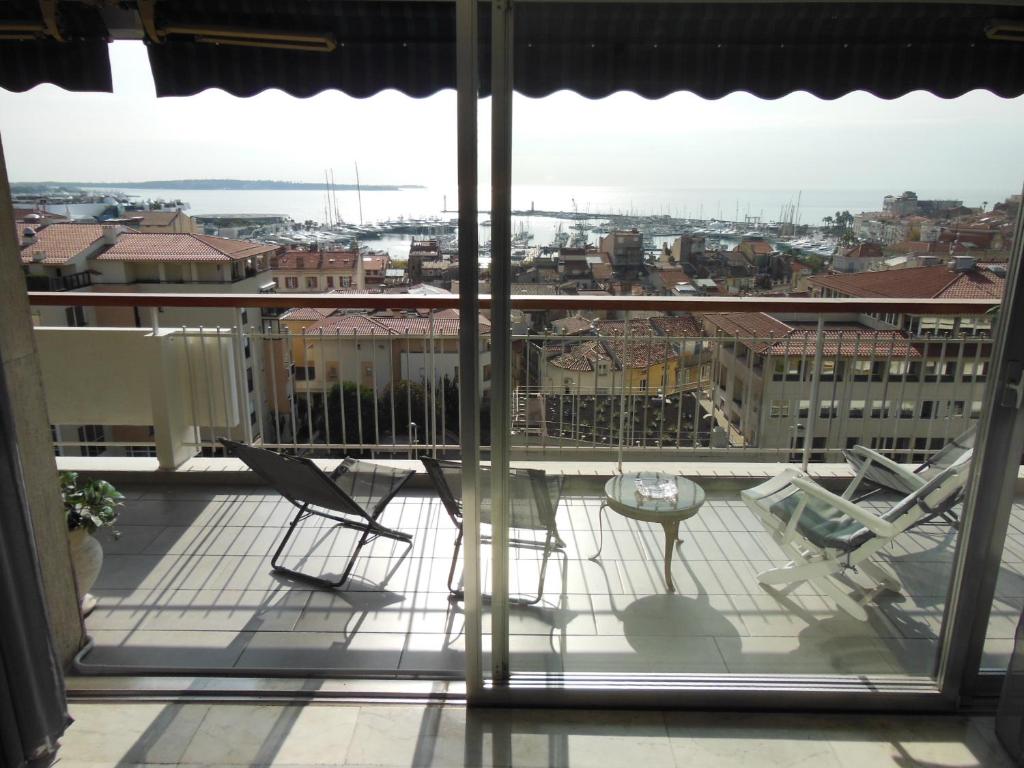 Gallery image of 2, 3 and 4 bedroom sea view Forville Apartments 5 mins from the Palais in Cannes