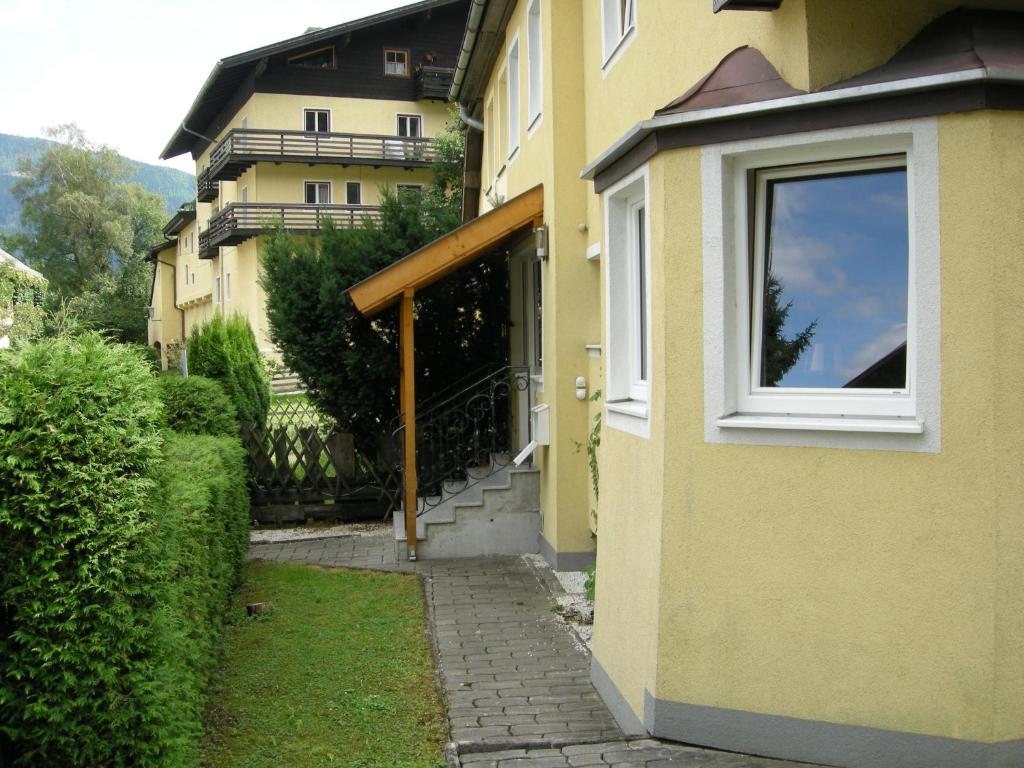 Budova, v ktorej sa apartmán nachádza