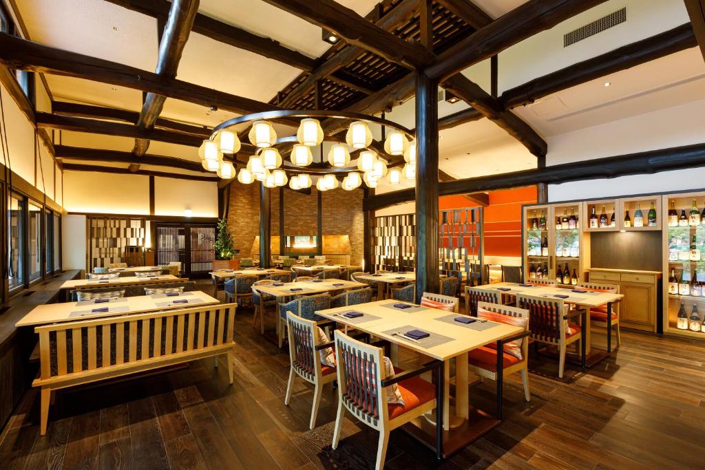 Restaurace v ubytování Karuizawa Prince Hotel West