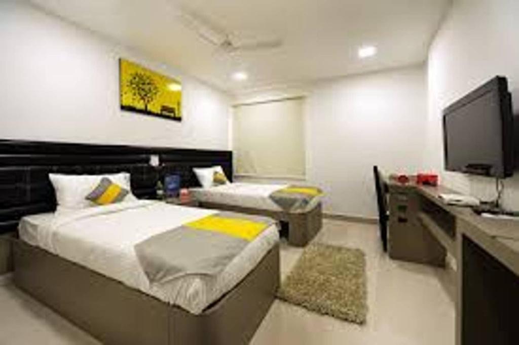 Cosy Room With Private Bath And Work Desk - Double Room