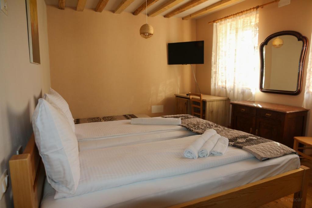Casa Lenka - Double Room With Extra Bed