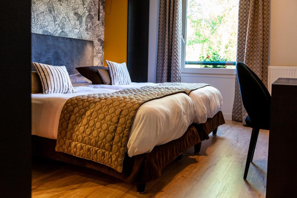 Logis Hotel Restaurant La Tour - Jumeau