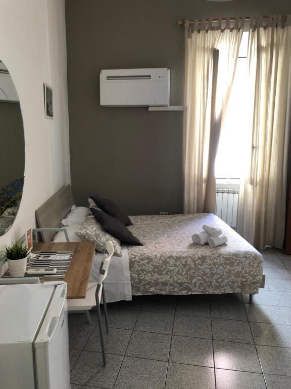 Domus Santa Caterina - Double Room With Private Bathroom