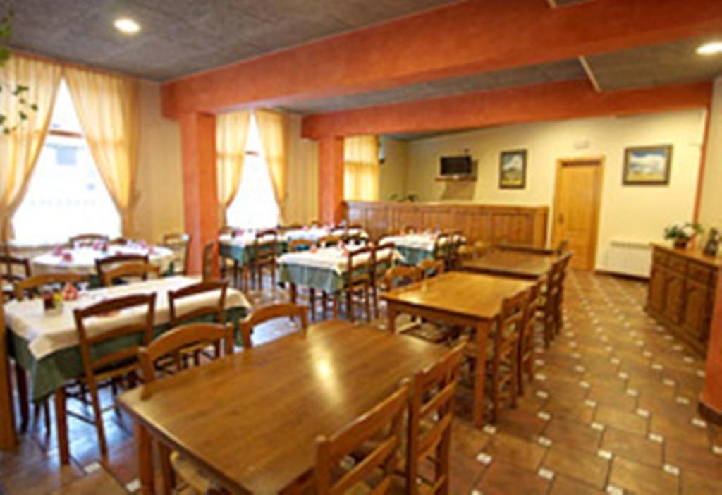 Restorāns vai citas vietas, kur ieturēt maltīti, naktsmītnē Can Falera