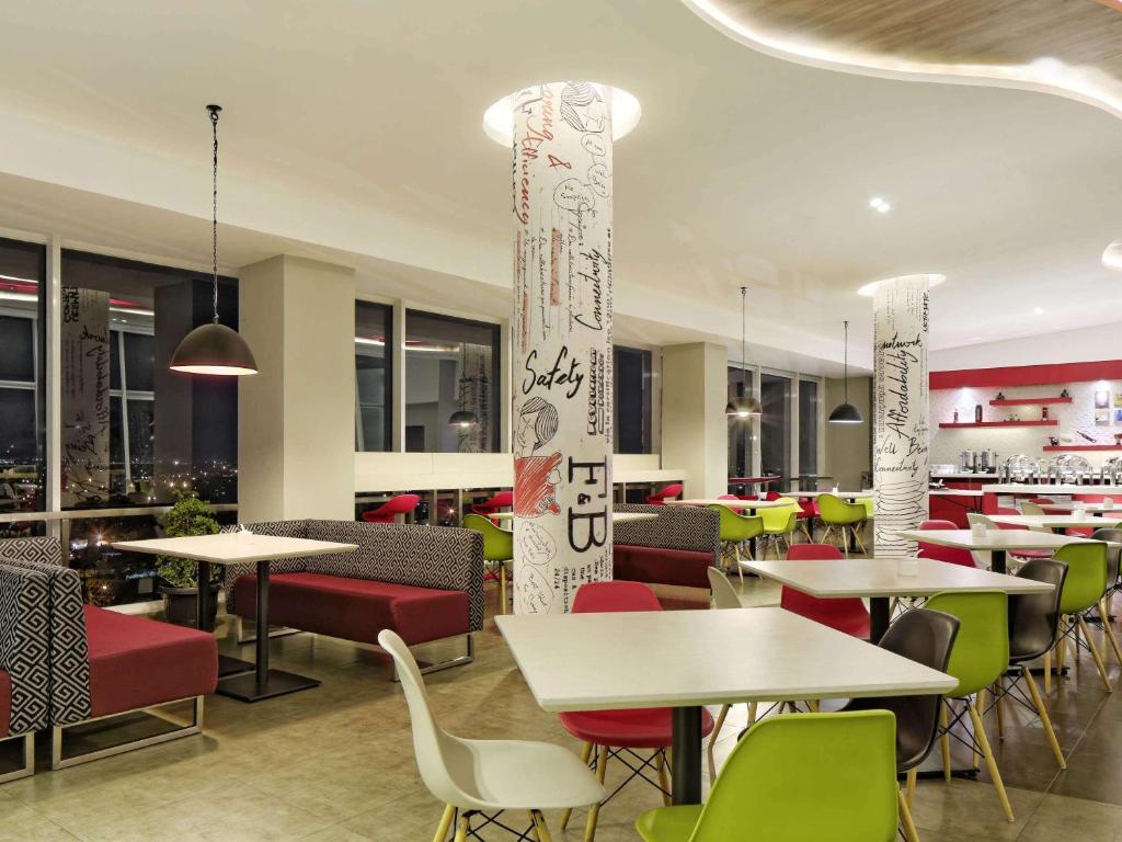 Restaurace v ubytování Ibis Padang