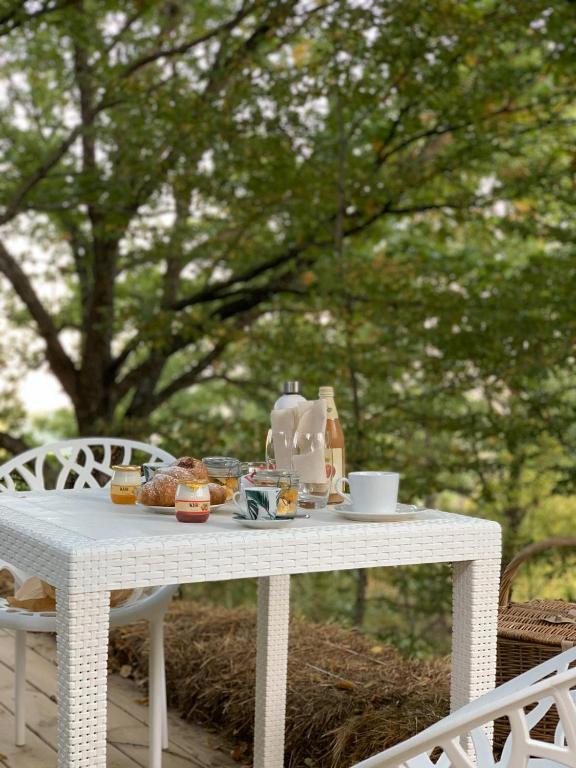 Jídlo v luxury tent nebo okolí