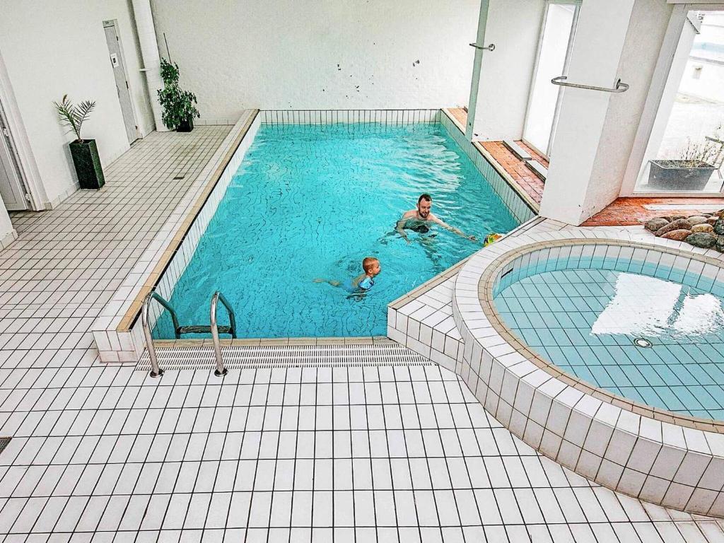 Bazén v ubytování 6 person holiday home in Brovst-By Traum nebo v jeho okolí