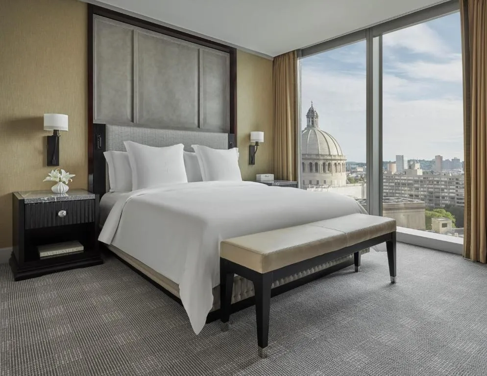 Executive Accessible Suite