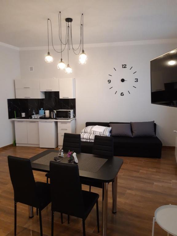 Kuchnia lub aneks kuchenny w obiekcie Apartamenty Polna