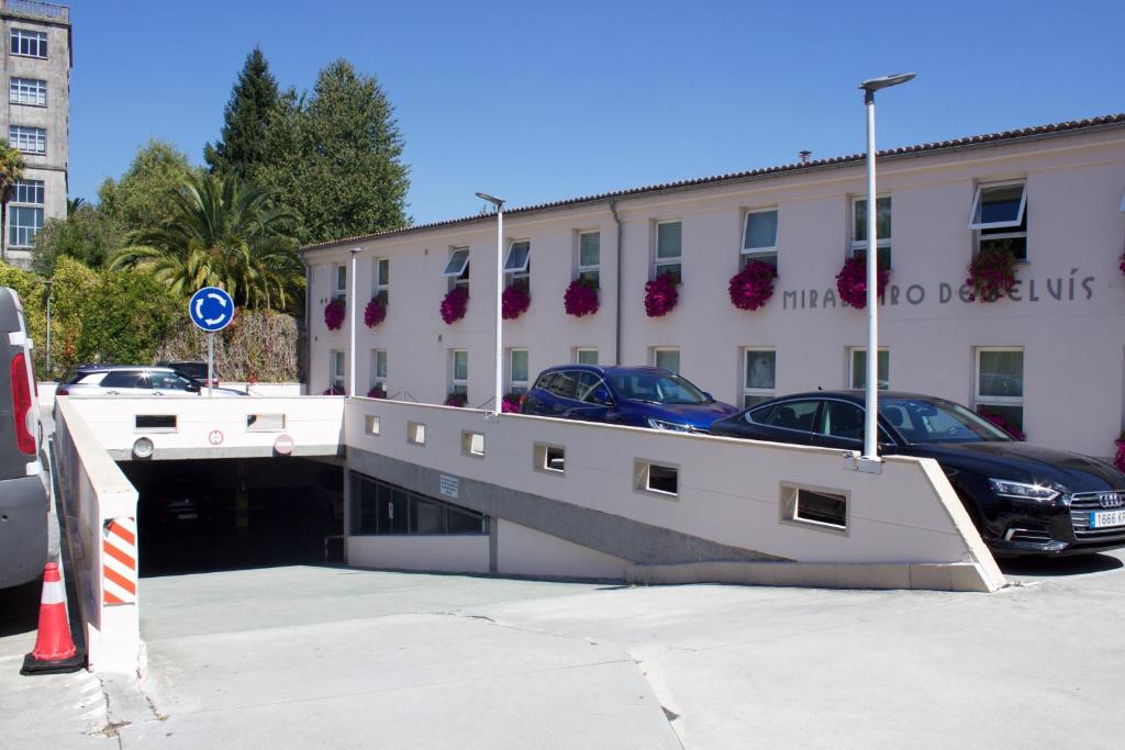 Hotel Parking Miradoiro de Belvís - Resim 18