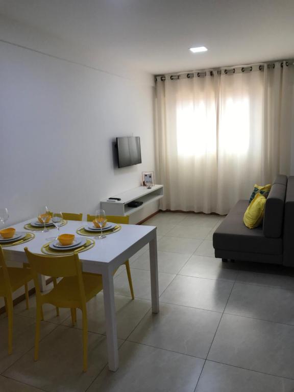 TV a/nebo společenská místnost v ubytování Apartamento Completo Jatiúca