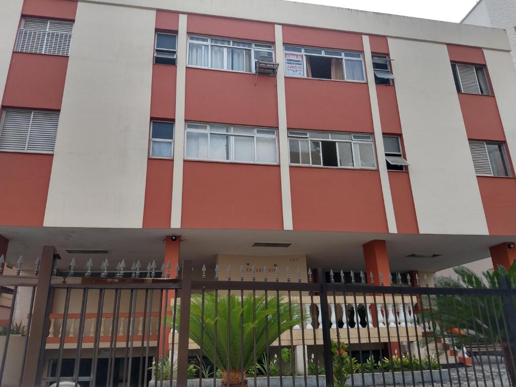  FAN Guarujá Lado Mar 1 dorm 1 vaga Smart Tv Netflix Wi-Fi Ar NET até 5pessoas