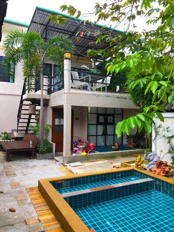 Piscina a Lanta Complex o a prop