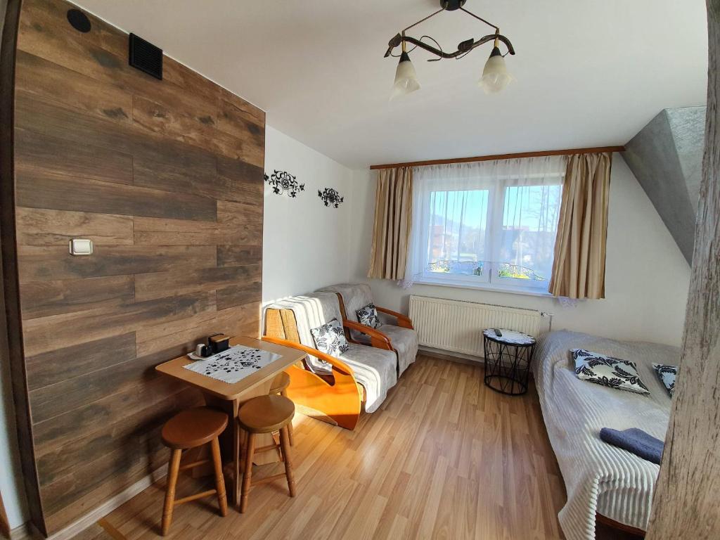 Pokoje i Apartamenty Regionalny Styl ul Króle 1a Zakopane - Quadruple Room