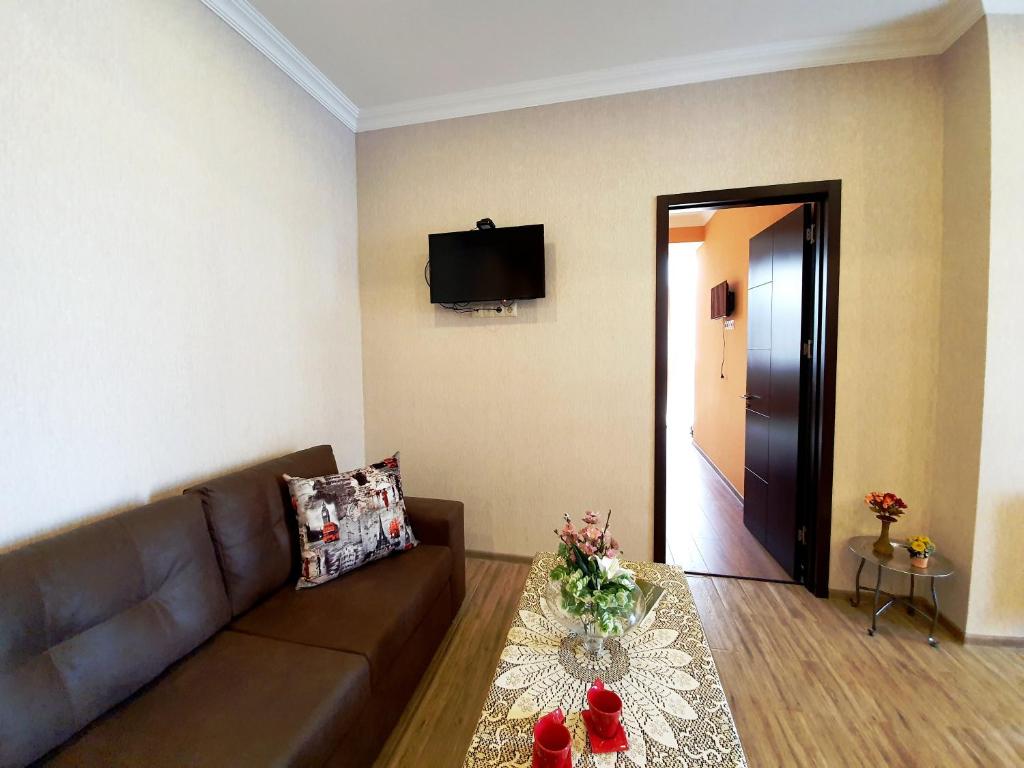 Fantaflat Old Tbilisi Apartment - Twee Slaapkamers Appartement