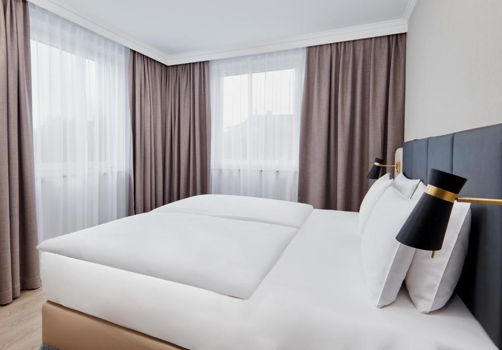 Crowne Plaza Hamburg-City Alster by IHG - Suite Junior Con Cama Extragrande