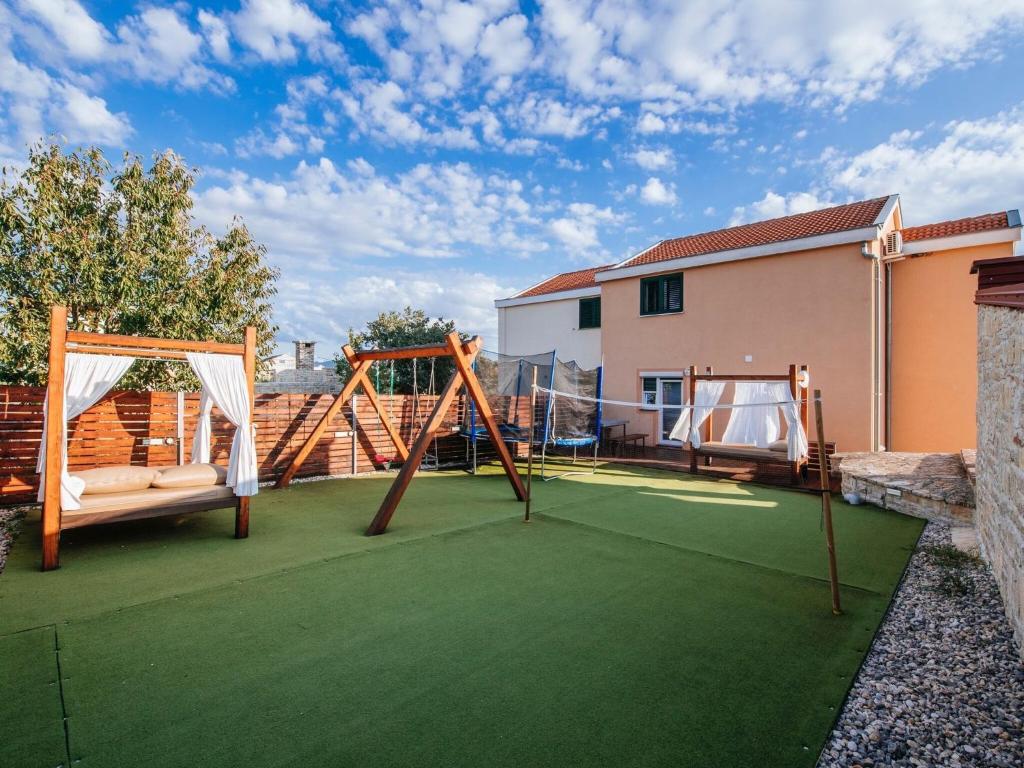 Herní místnost nebo prostor pro děti v ubytování Holiday Home in Jasenice with Garden