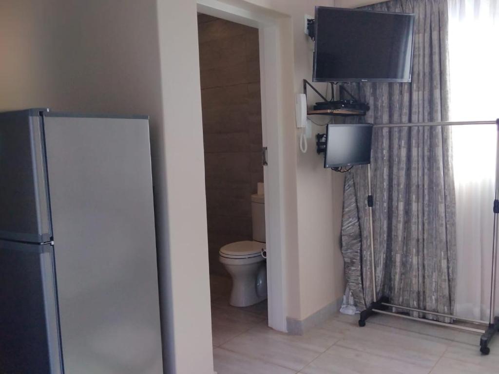8 on Acacia Guesthouse - King Studio
