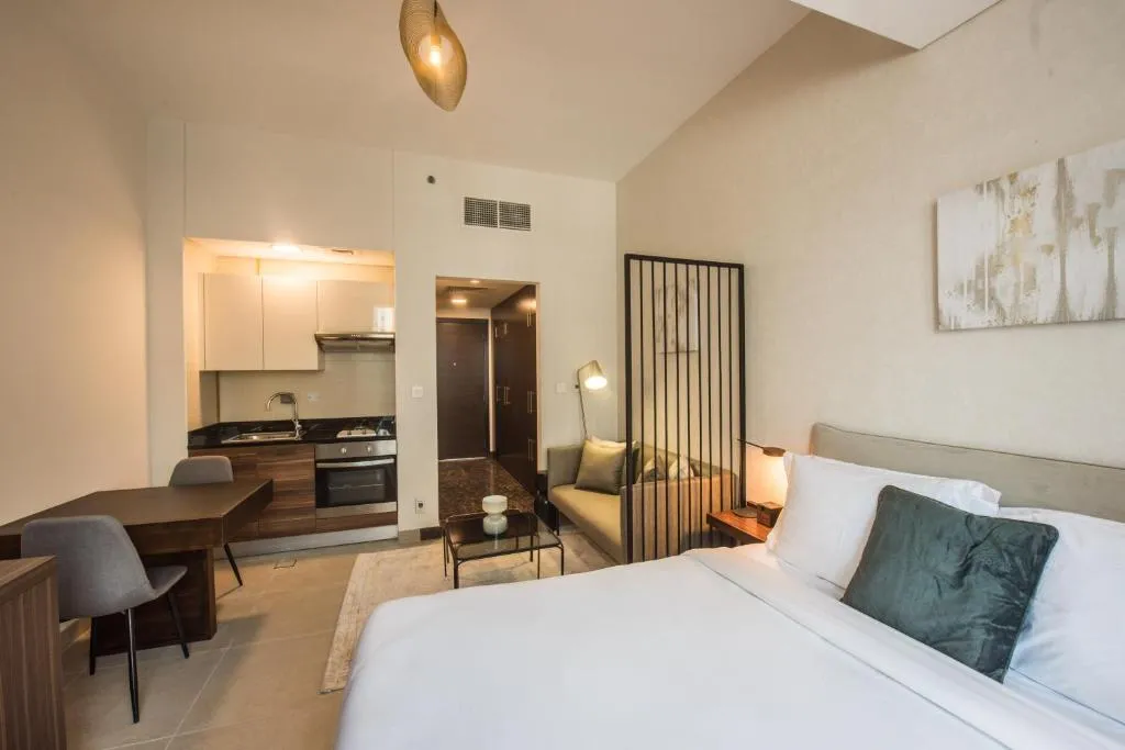 Fantastay - Deluxe Studios Brand new Swarovski inspired tower, Dubai, Emiratele Arabe Unite
