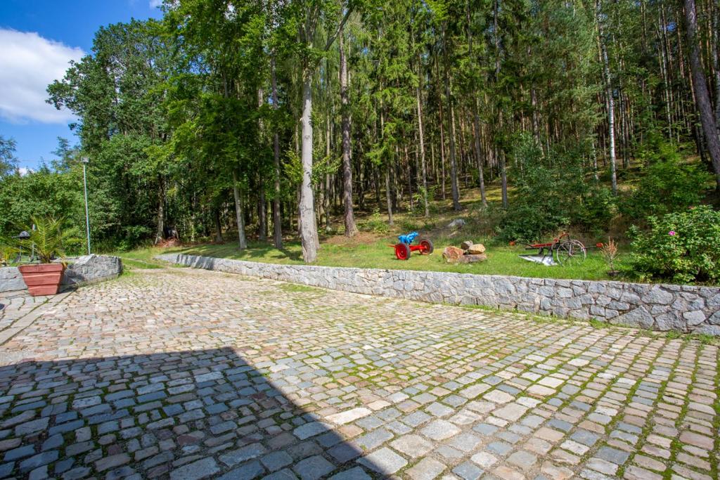 Aed väljaspool majutusasutust Hájovna Hněvnice