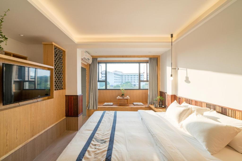 Photo from Zen Tea House Seven Stars Park in Qixing,  Guilin, Guangxi, China