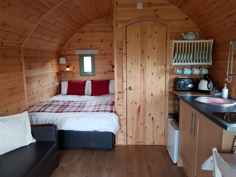 Ліжко або ліжка в номері Hebrides Bothy