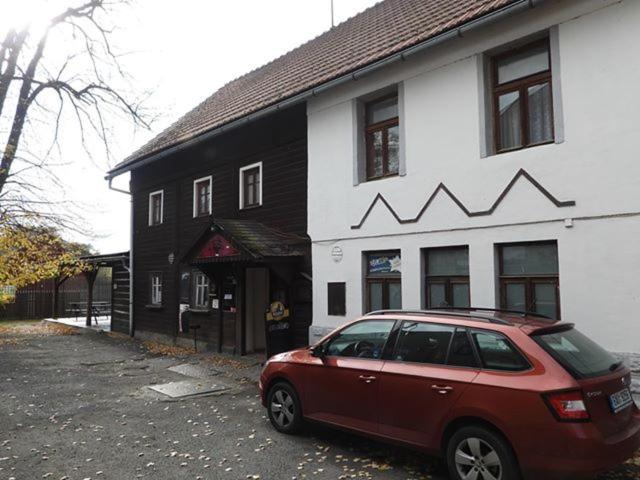 Budova, kde se penzion – hostinec nachází