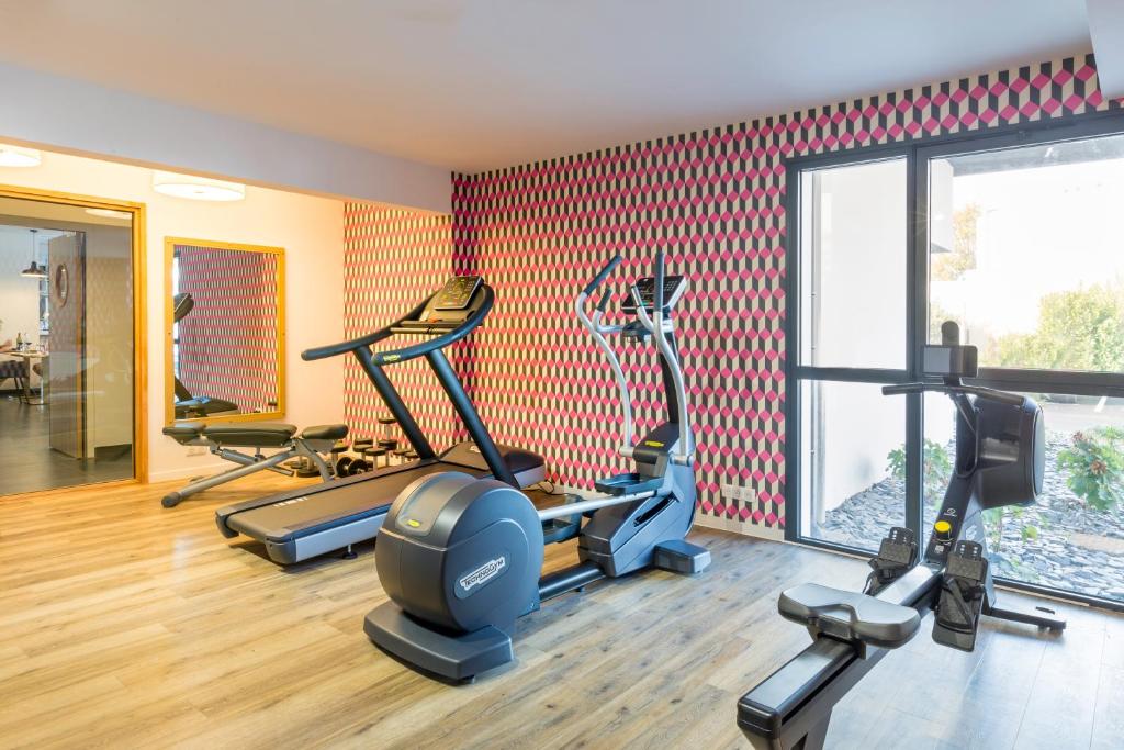 Fitness centrum a/nebo fitness zařízení v ubytování Best Western Plus Europe Hôtel Brest