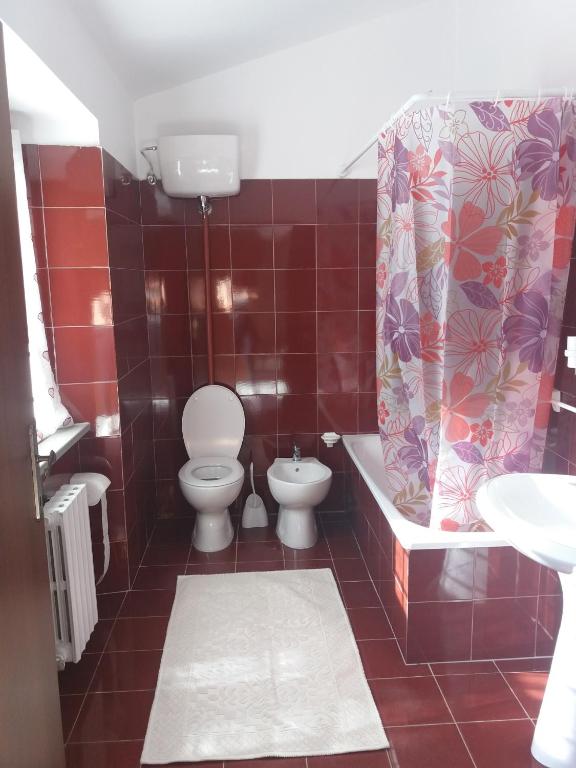A bathroom at Le Tre Rose