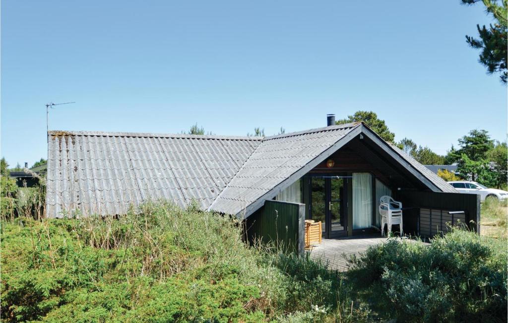 SlettestrandにあるBeautiful Home In Fjerritslev With 3 Bedrooms And Wifiの小屋