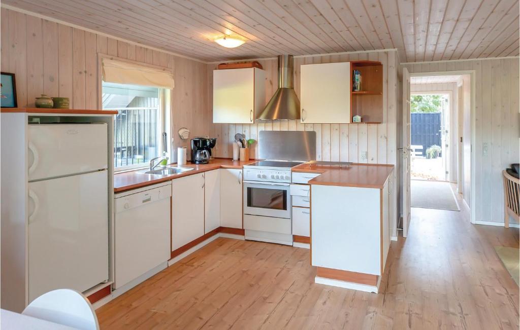 Fotografie z fotogalerie ubytování Three-Bedroom Holiday Home In Asperup v destinaci Asperup