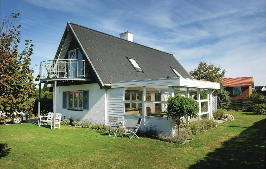 Garður fyrir utan Awesome Home In Bagenkop With House Sea View