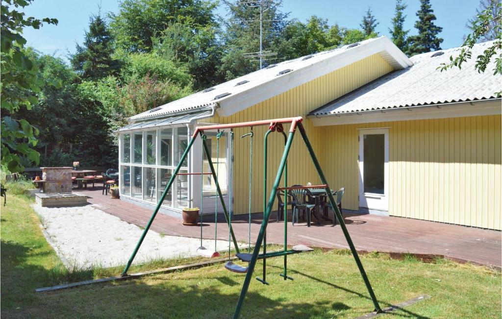 Zahrada ubytování Cozy Home In Græsted With Sauna