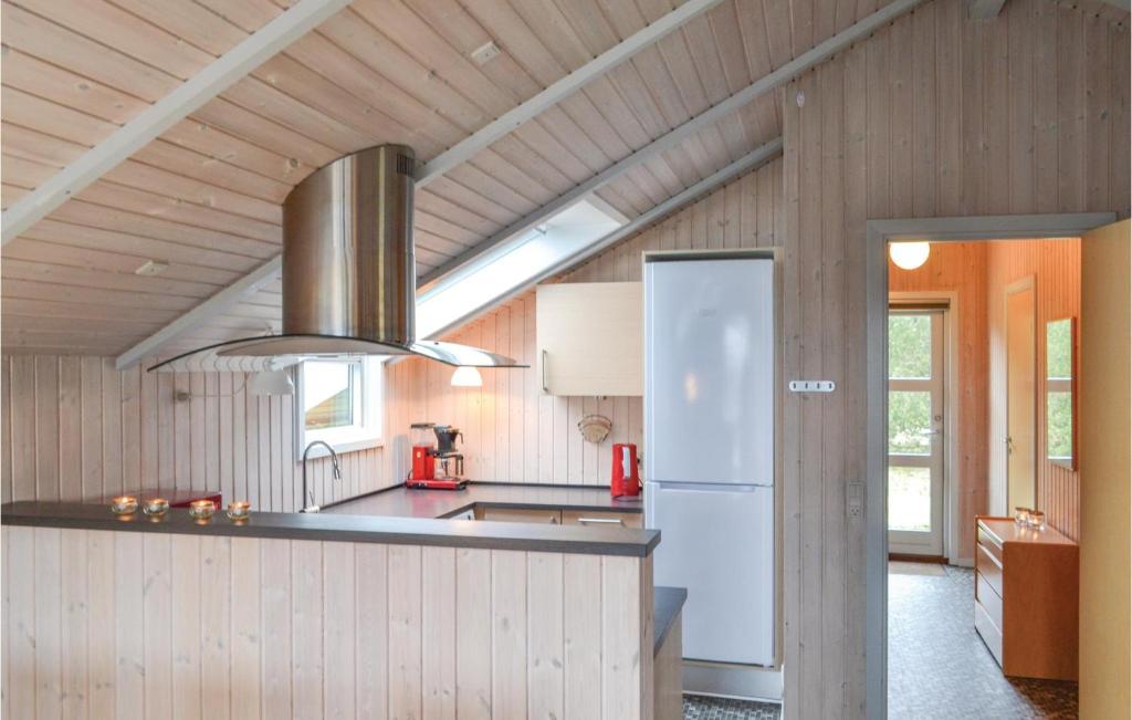 Kuchyň nebo kuchyňský kout v ubytování Holiday Home Kirksvej Hvide Sande Xii