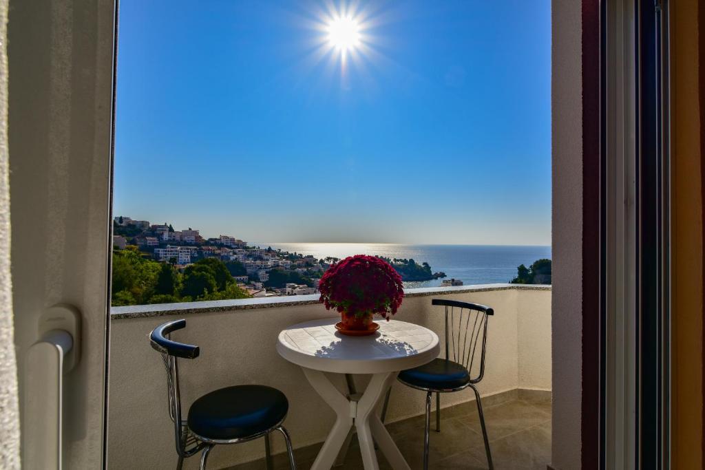 Apartments Hillside - 5