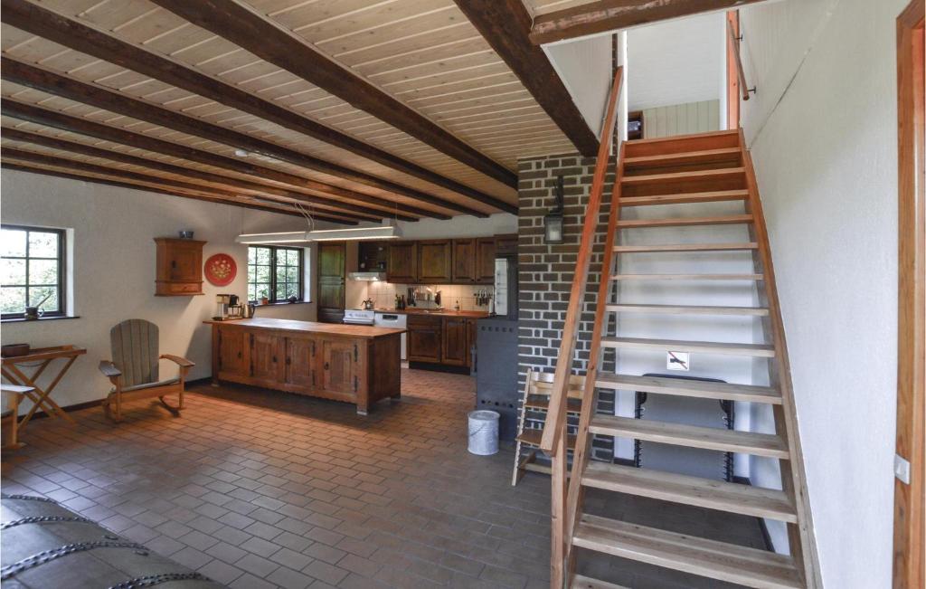 Kuchyň nebo kuchyňský kout v ubytování Two-Bedroom Holiday Home In Nykobing Sj