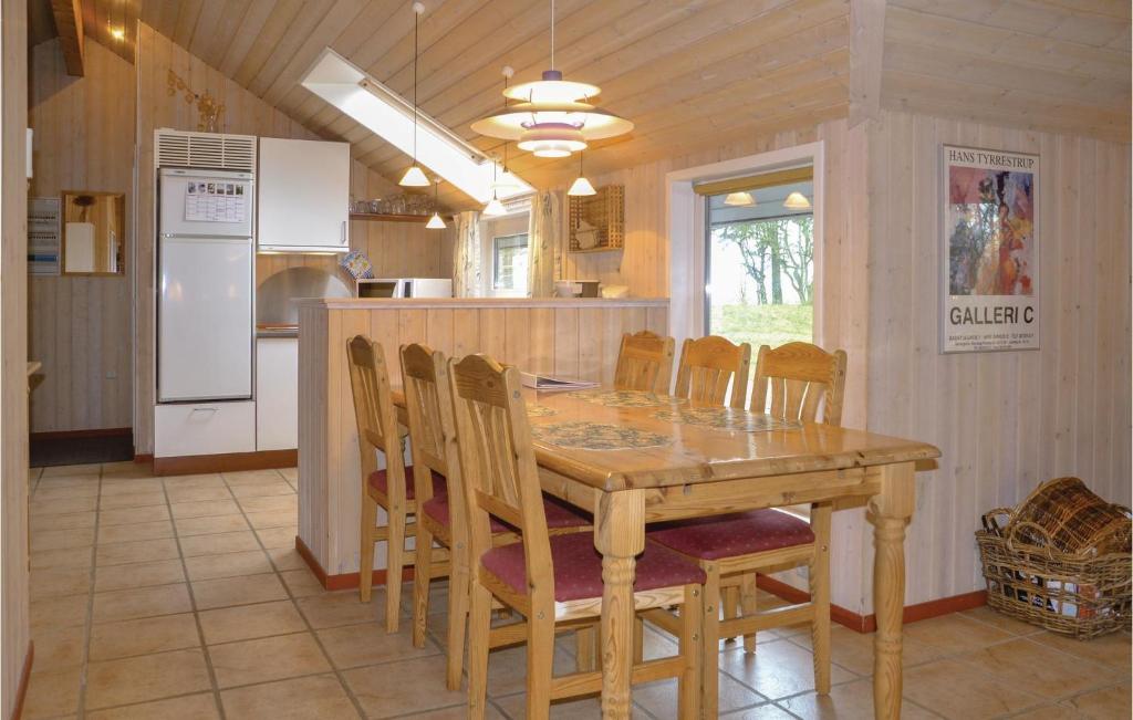 Kuchyň nebo kuchyňský kout v ubytování Holiday Home Blomstervangen Ix