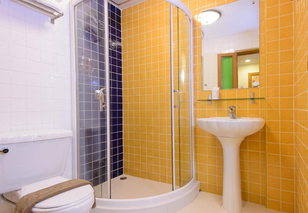 Golden House - Resim 17