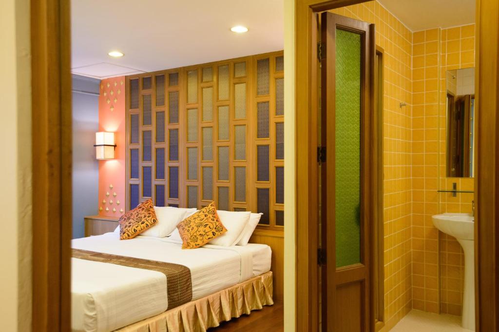 Golden House - Resim 14