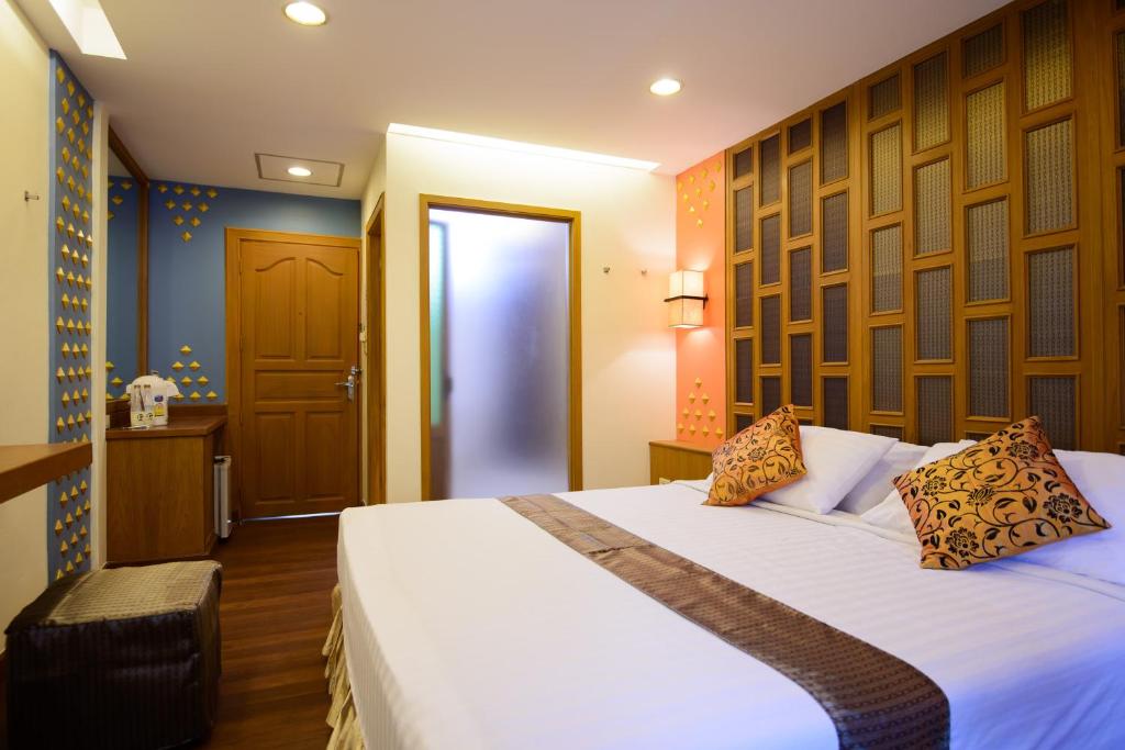 Golden House - Resim 12