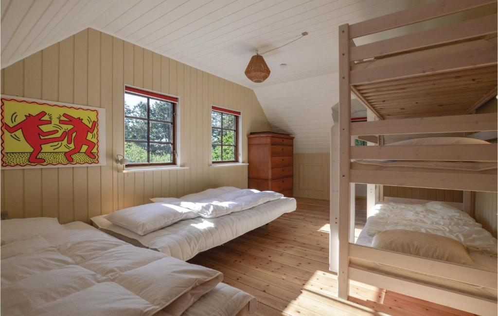 Postel nebo postele na pokoji v ubytování Two-Bedroom Holiday Home In Nykobing Sj