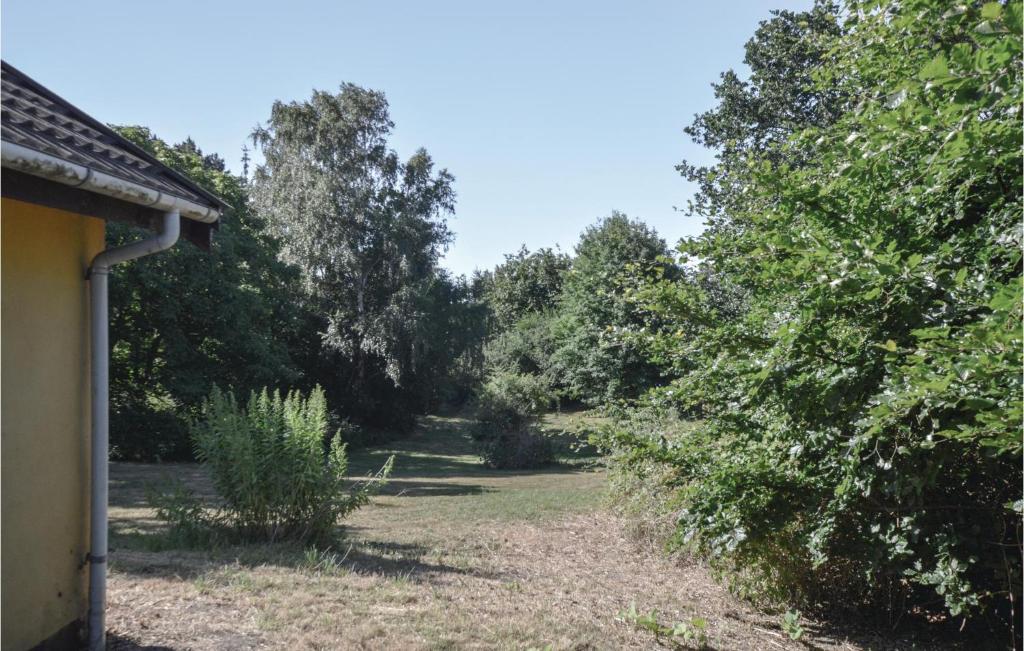 Zahrada ubytování Two-Bedroom Holiday Home In Nykobing Sj