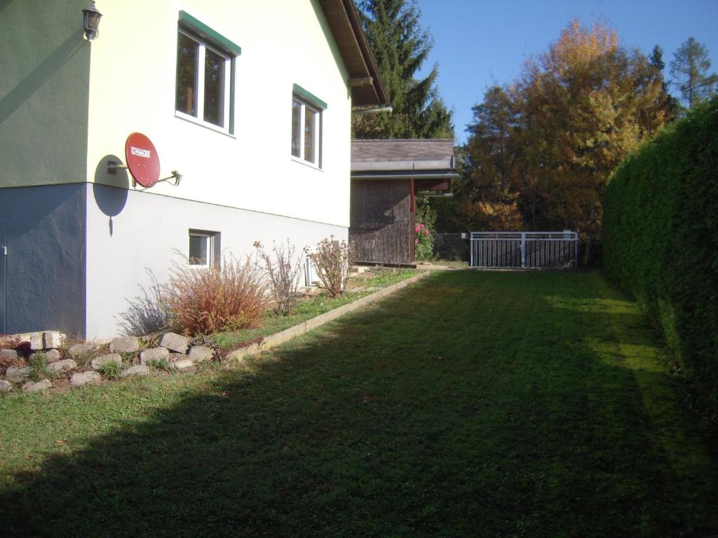 Vonkajšia záhrada v ubytovaní Haus Luisi