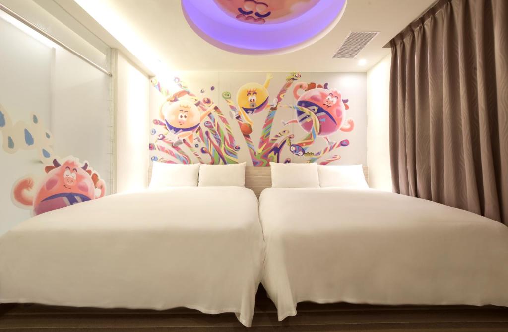 Whoops Hotel - Deluxe Family Room