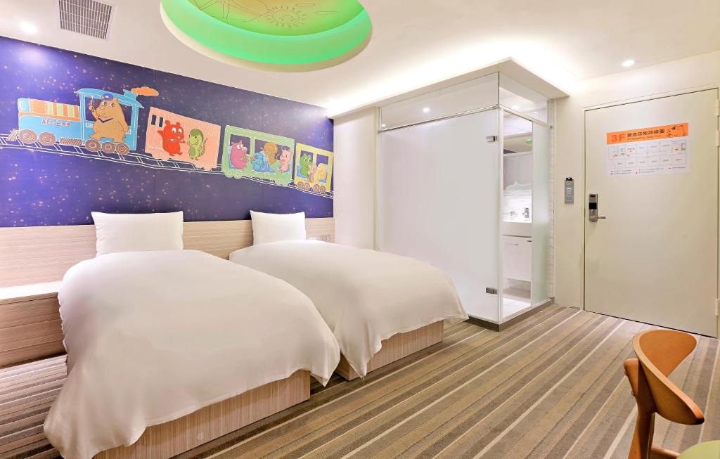 Whoops Hotel - Superior Twin Room