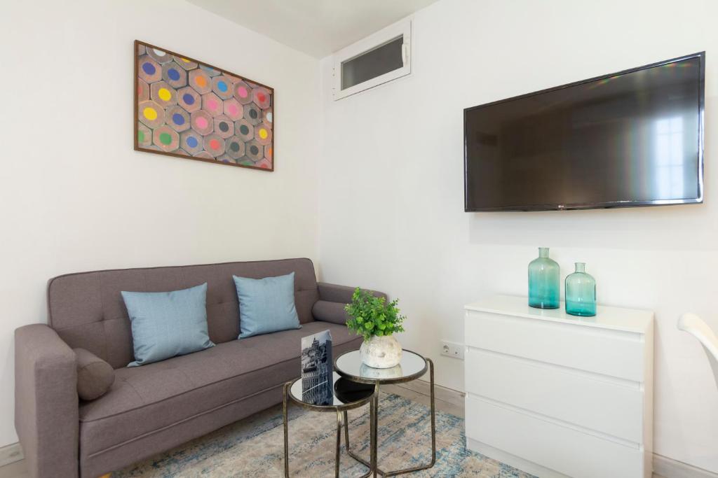 Ronda de Valencia apartamento, Madrid – Updated 2023 Prices