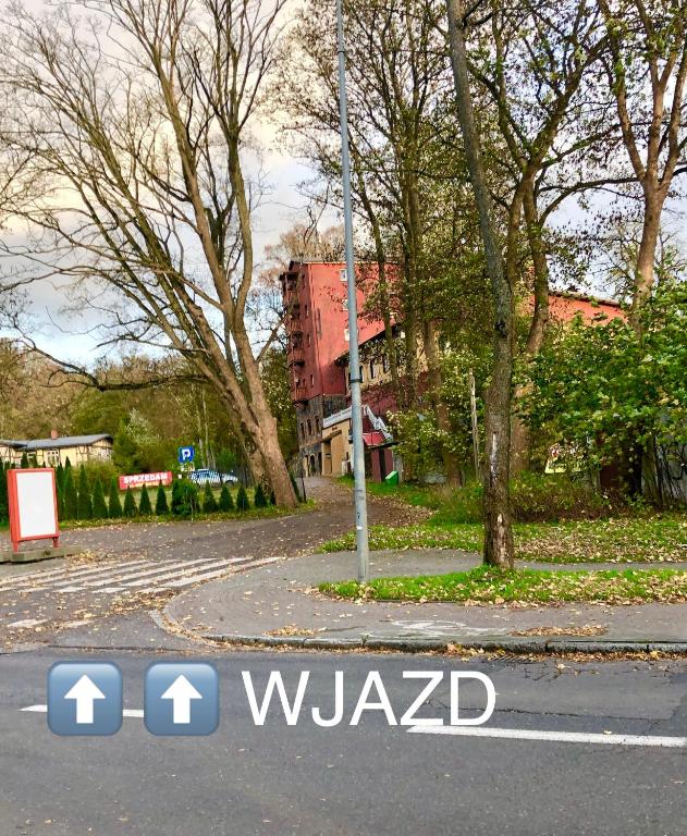 Fotografia z galérie ubytovania LAS SŁUPSKI PREMIUM LOVE APARTAMENT NR5 Wifi Netflix Smart TV50 full kitchen double bathtub up to 4 people full pleasure quality stay v destinácii Słupsk