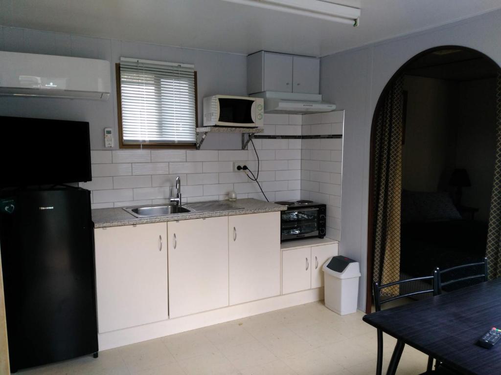 Rose City Caravan Park - Habitación Familiar Estándar