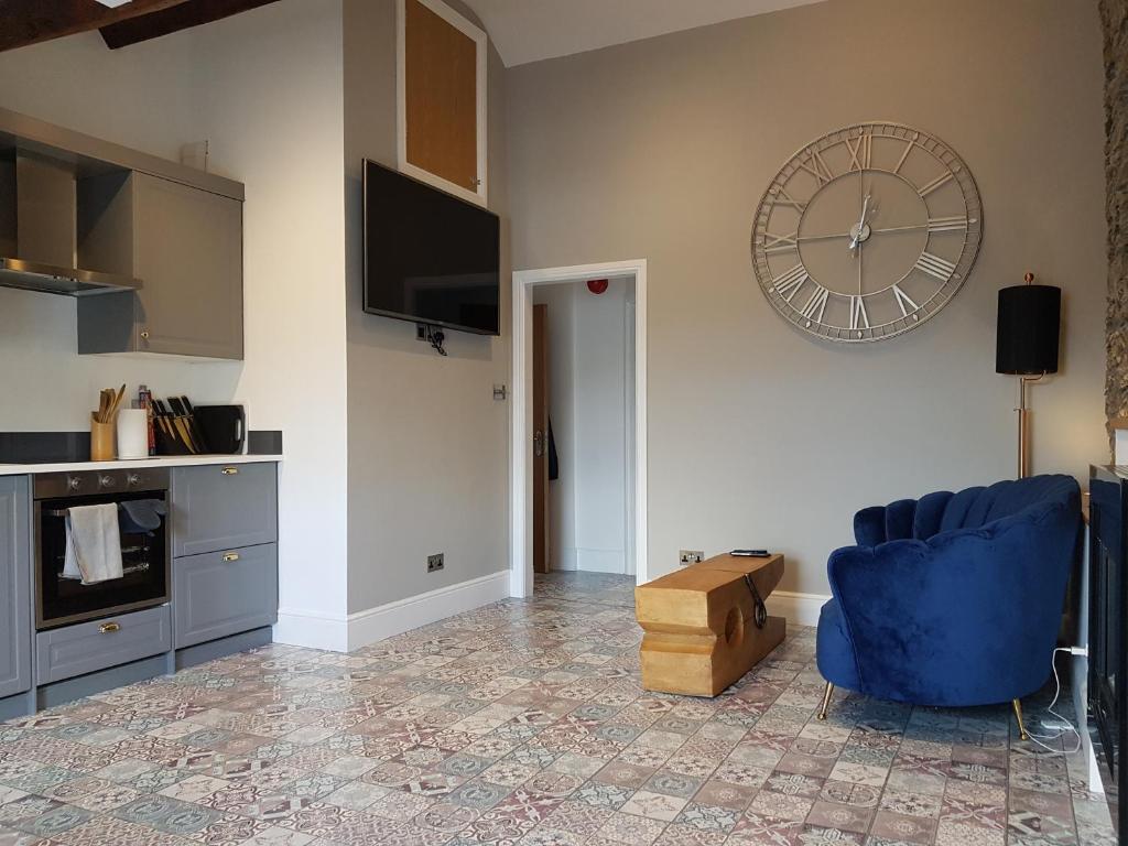 Bowness On Windermere, Stunning Apartment For 2 With Lake View - Housity