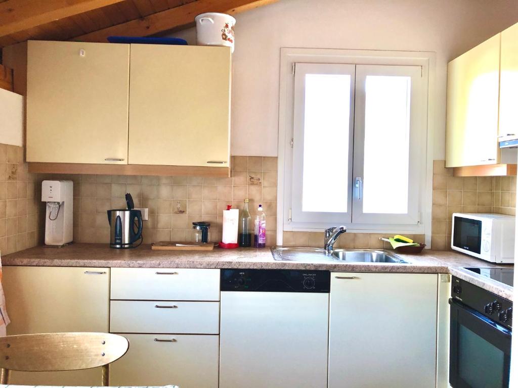 Kuchyň nebo kuchyňský kout v ubytování Comano Lugano Ticino - B&B Walterina